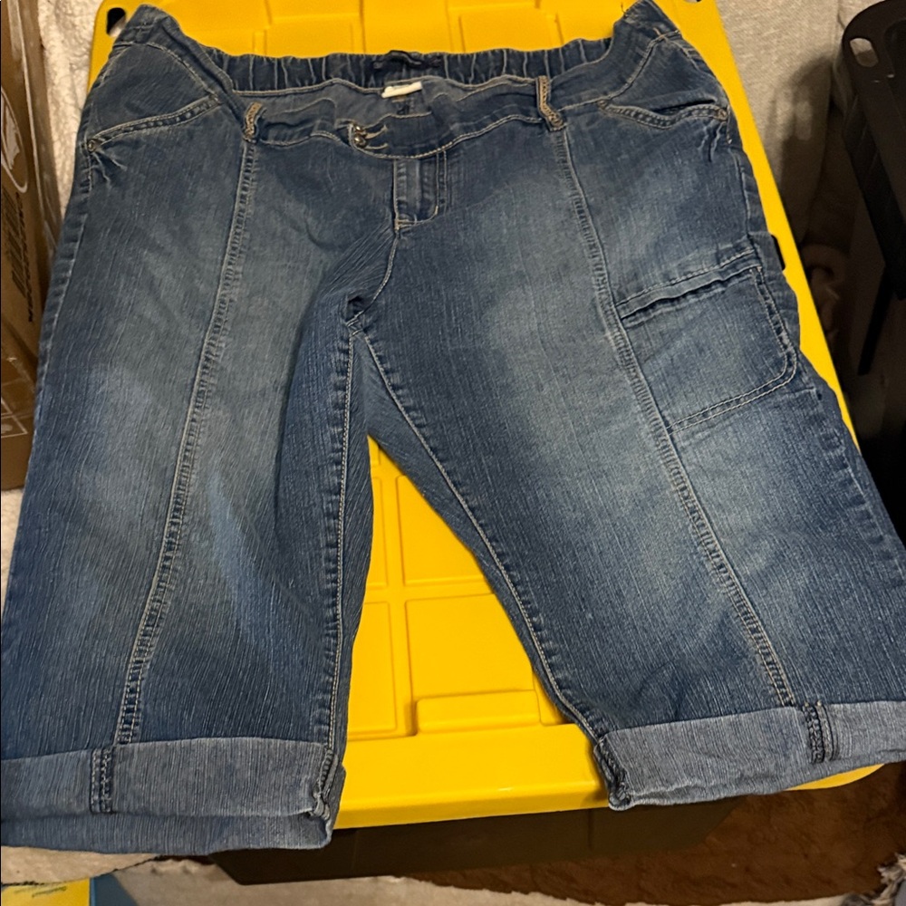 Thyme Maternity Blue Boyfriend Denim Cargo Shorts